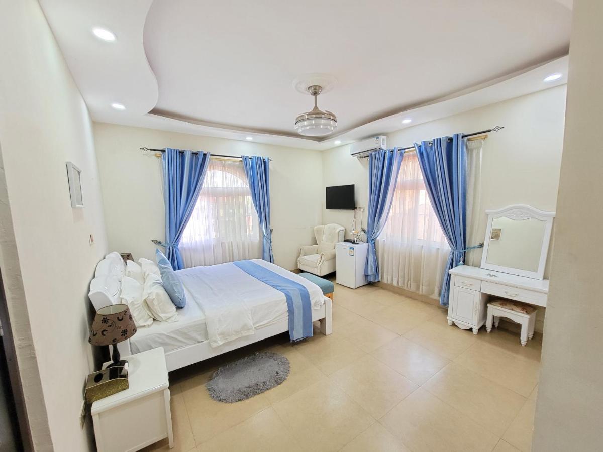 Afri-Royal Hotel อักกรา ภายนอก รูปภาพ
