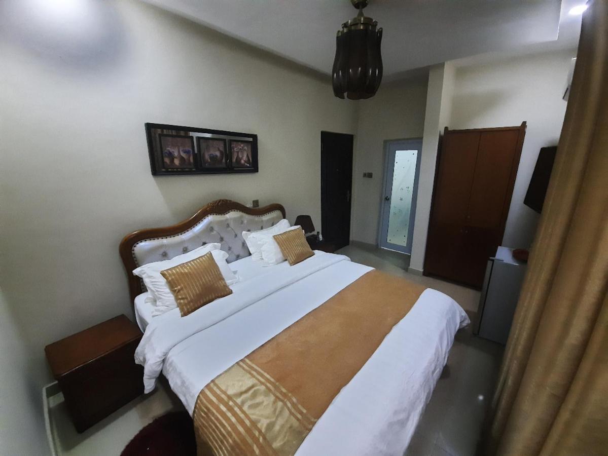Afri-Royal Hotel อักกรา ภายนอก รูปภาพ