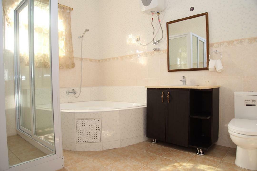 Afri-Royal Hotel อักกรา ภายนอก รูปภาพ
